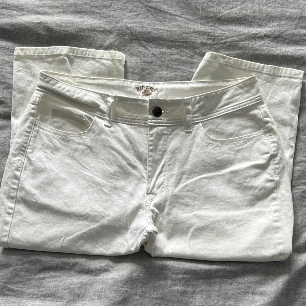 ☀️ White Studded Back Pocket Jeans